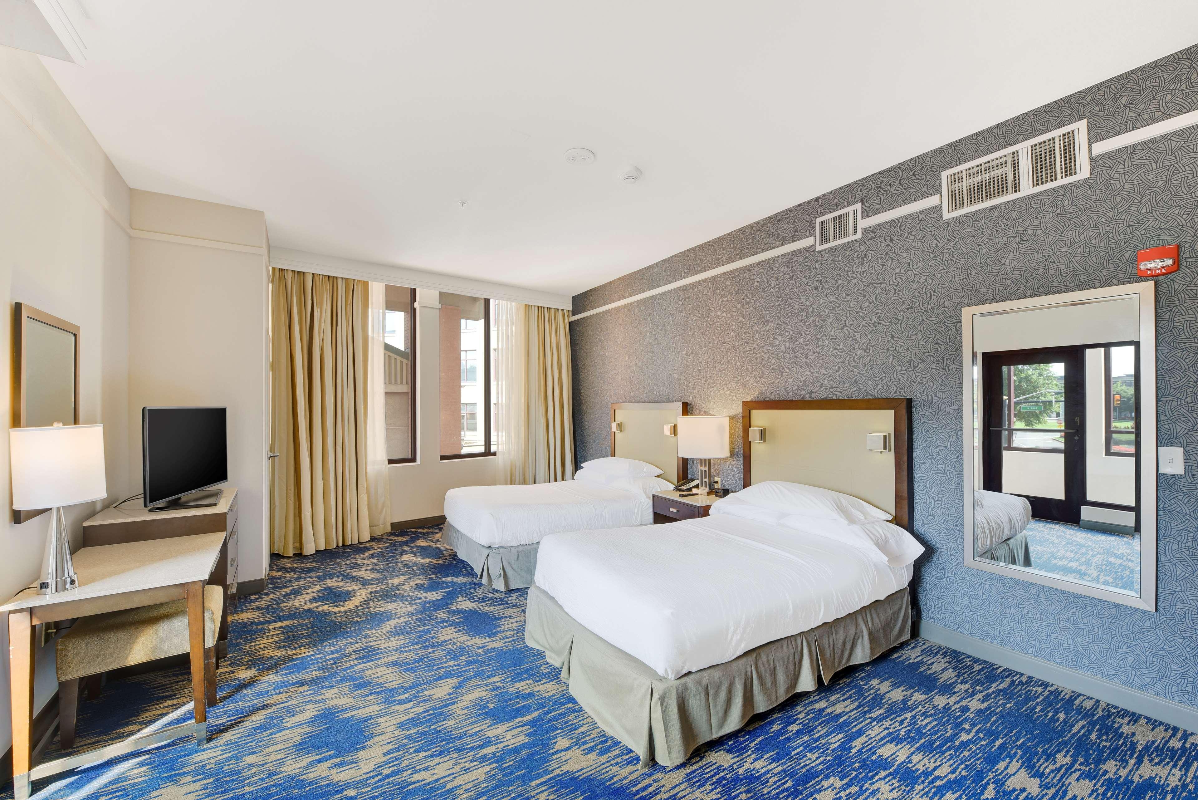 Embassy Suites By Hilton Alexandria Old Town Zewnętrze zdjęcie