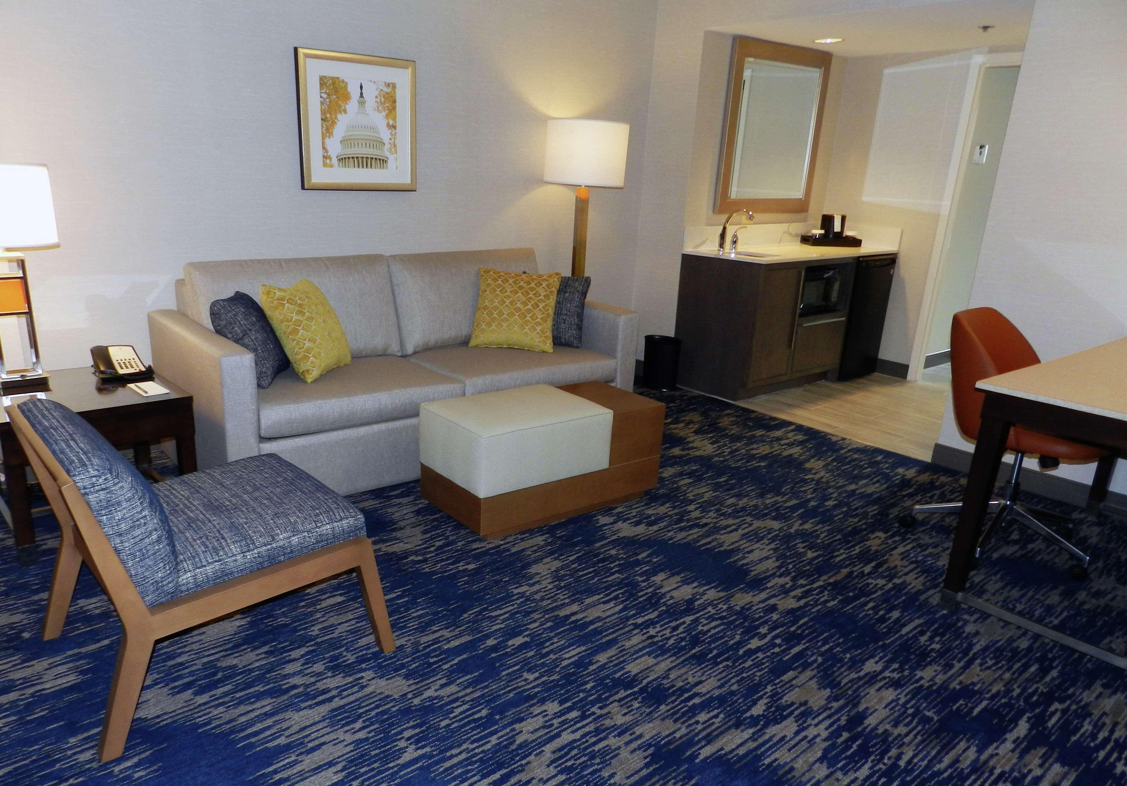 Embassy Suites By Hilton Alexandria Old Town Zewnętrze zdjęcie