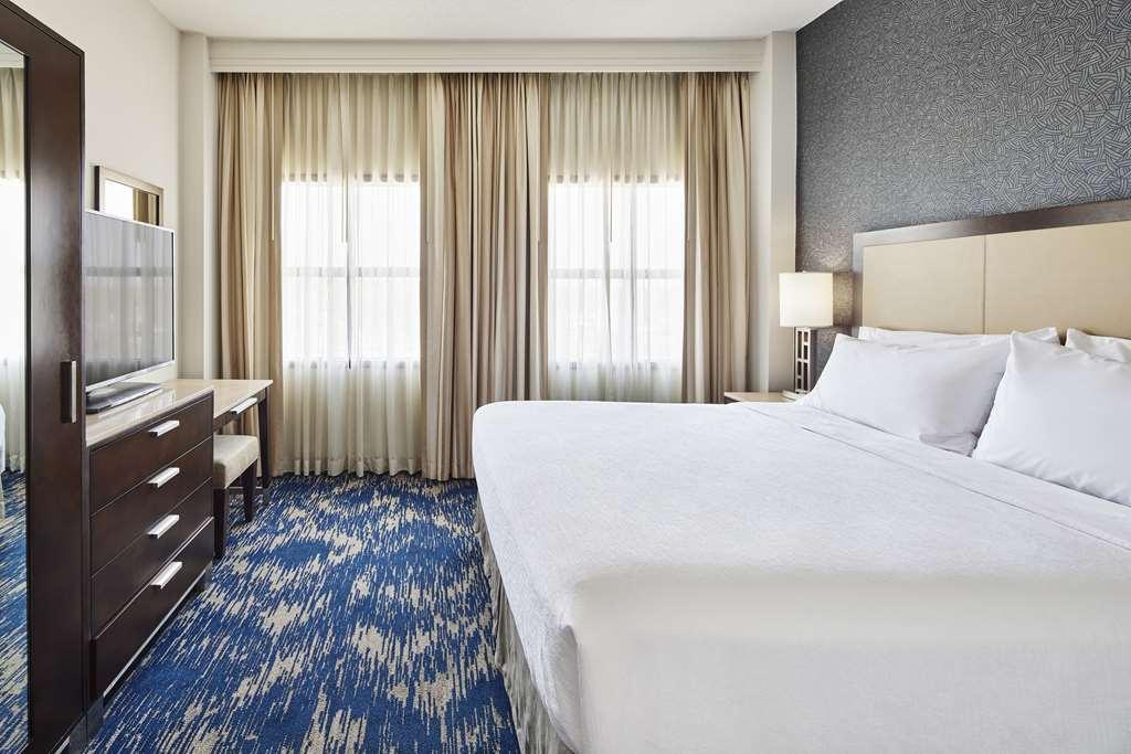 Embassy Suites By Hilton Alexandria Old Town Pokój zdjęcie