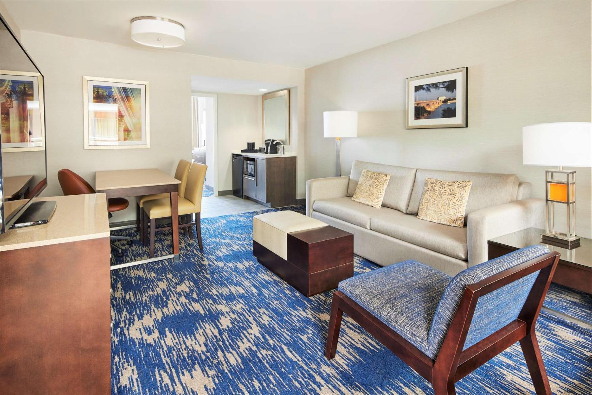 Embassy Suites By Hilton Alexandria Old Town Zewnętrze zdjęcie