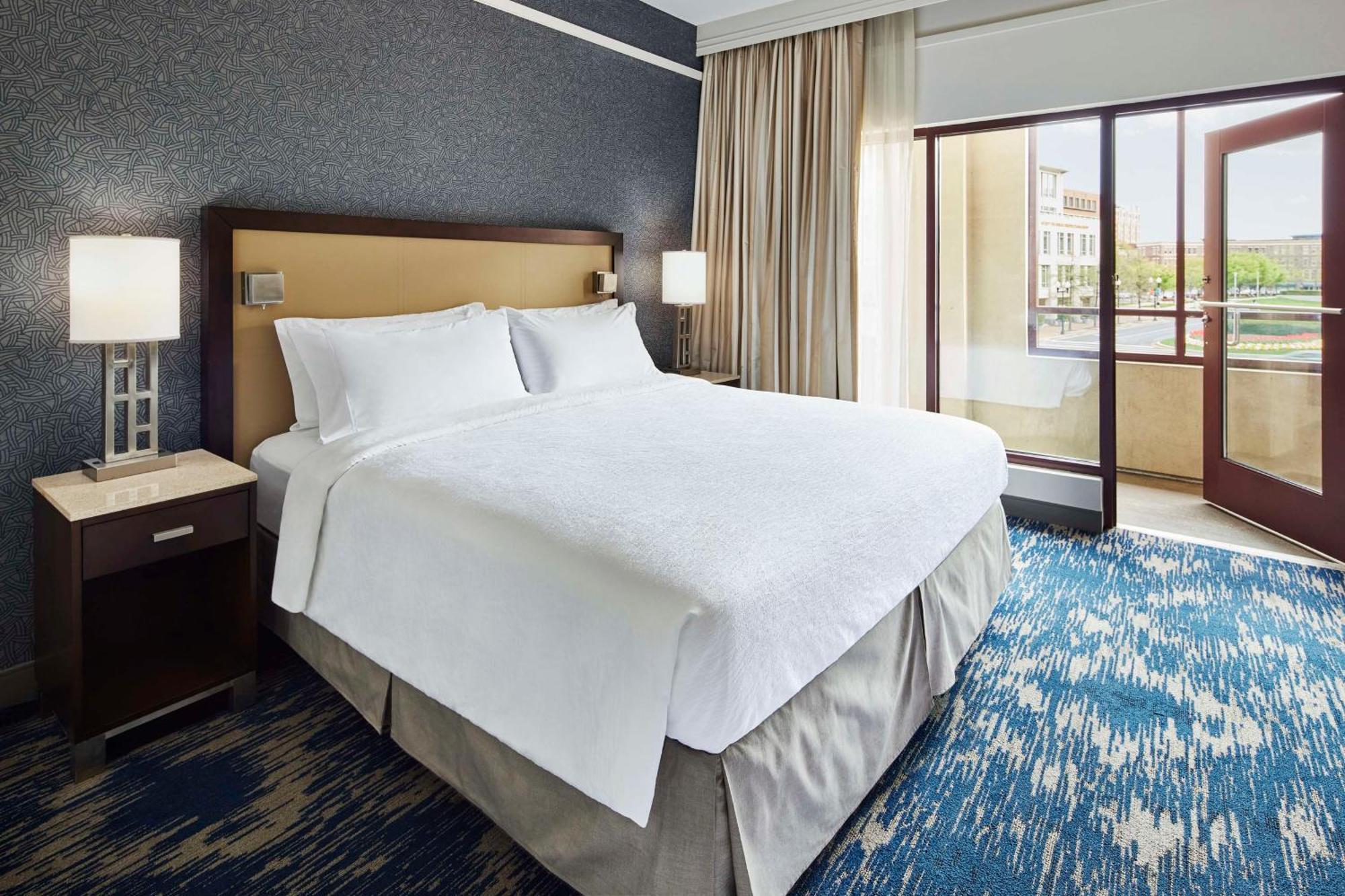 Embassy Suites By Hilton Alexandria Old Town Zewnętrze zdjęcie